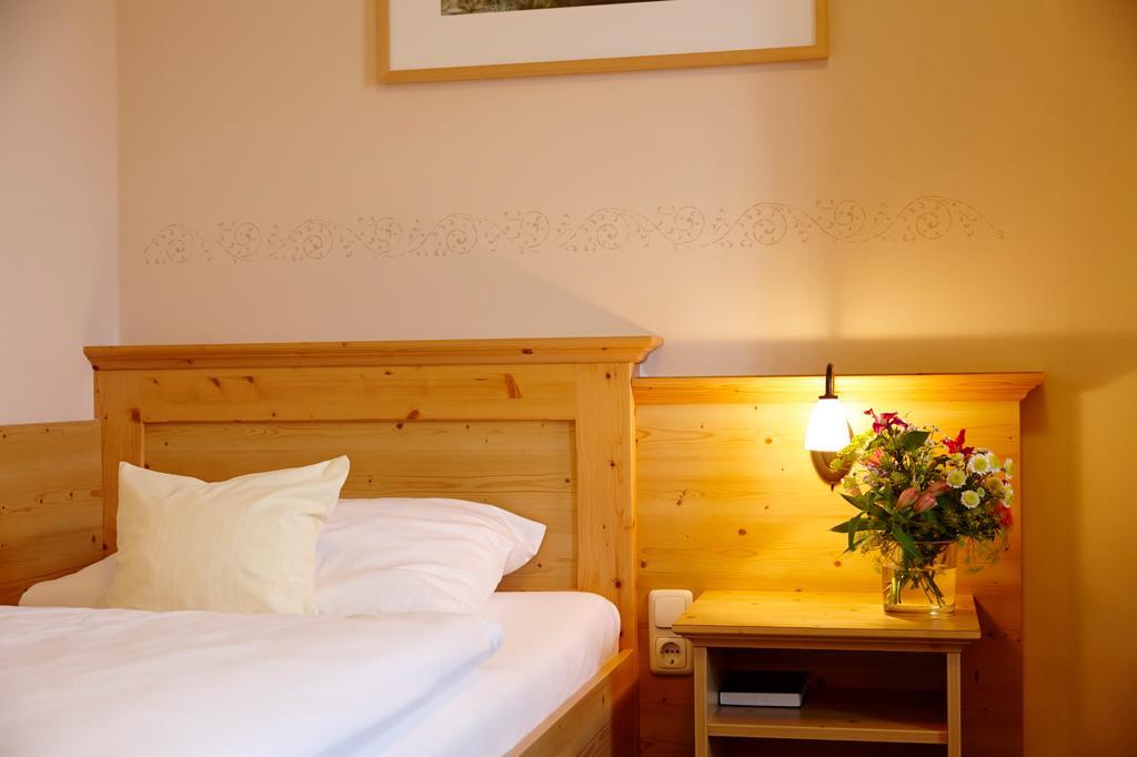 Hotel Eberl Hattenhofen  ภายนอก รูปภาพ